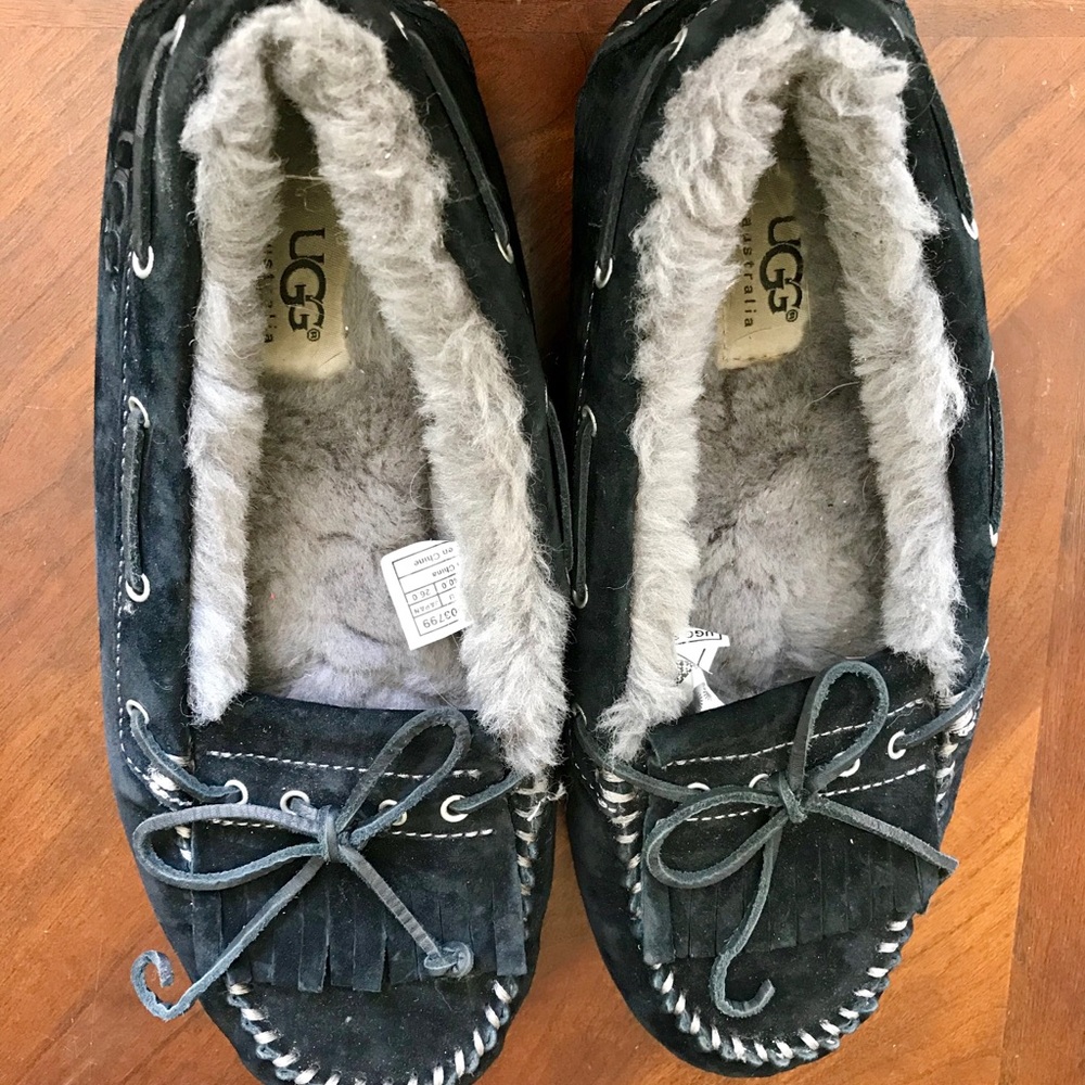 Ugg slippers brand new size 9 black